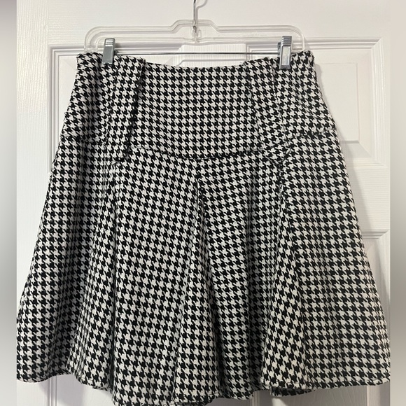 Cute high waisted skirt - Picture 3 of 6
